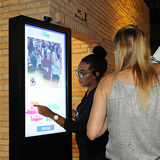Totem Fotográfico Touch Screenn - Alltap Totem Fotográfico Touch Screen - Alltap